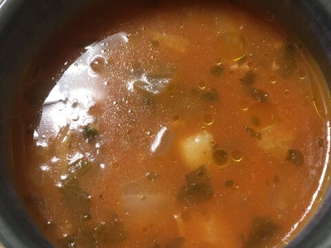 野菜ジュースでタラと白菜のスープ